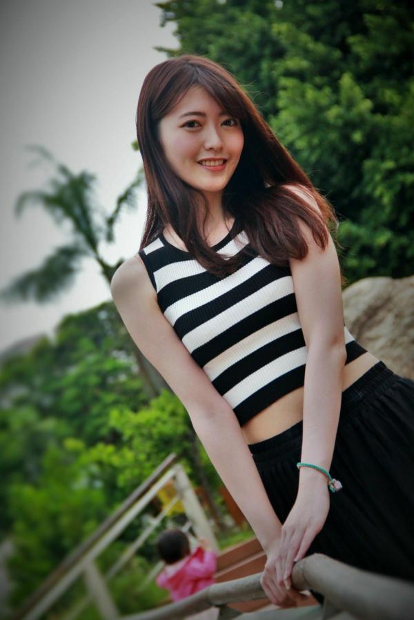    台湾正妹Brindy薛薛《國圖外拍》户外清新写真，青春休闲风格少女感十足第40张图片