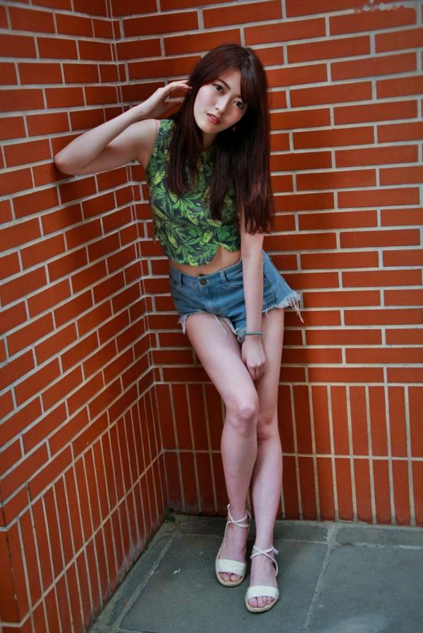    台湾正妹Brindy薛薛《國圖外拍》户外清新写真，青春休闲风格少女感十足第53张图片
