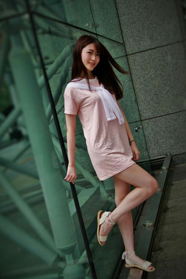    台湾正妹Brindy薛薛《國圖外拍》户外清新写真，青春休闲风格少女感十足第55张图片