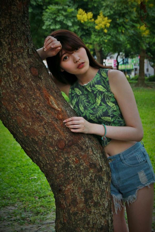    台湾正妹Brindy薛薛《國圖外拍》户外清新写真，青春休闲风格少女感十足第58张图片