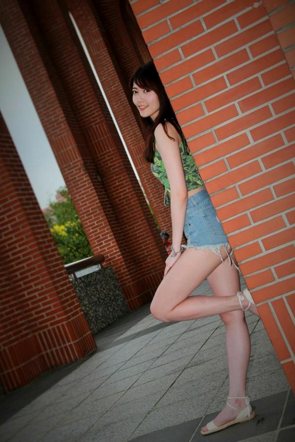    台湾正妹Brindy薛薛《國圖外拍》户外清新写真，青春休闲风格少女感十足第60张图片