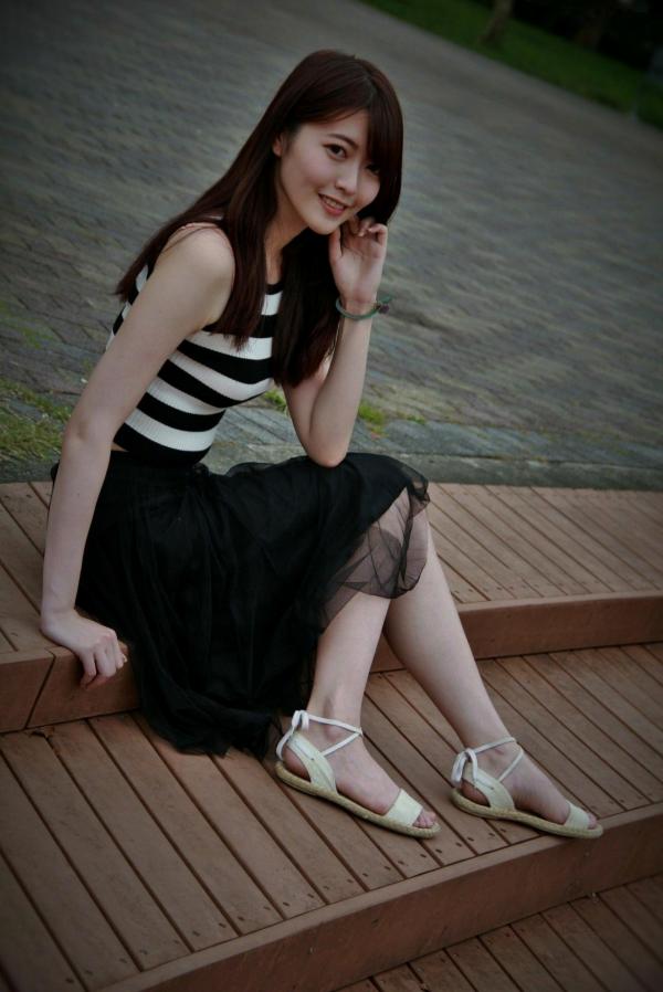    台湾正妹Brindy薛薛《國圖外拍》户外清新写真，青春休闲风格少女感十足第65张图片