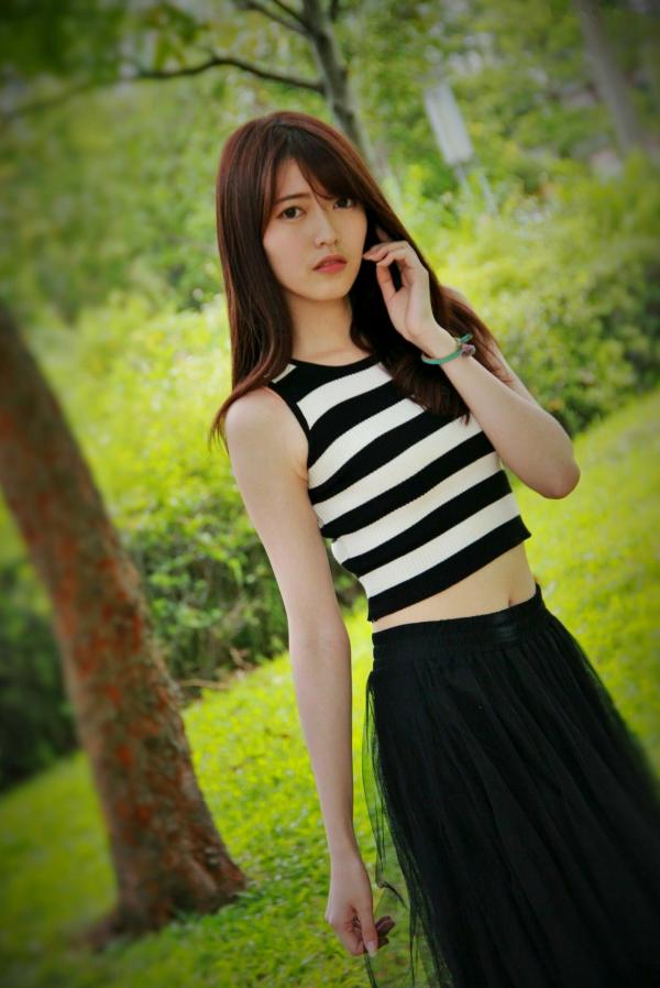    台湾正妹Brindy薛薛《國圖外拍》户外清新写真，青春休闲风格少女感十足第71张图片