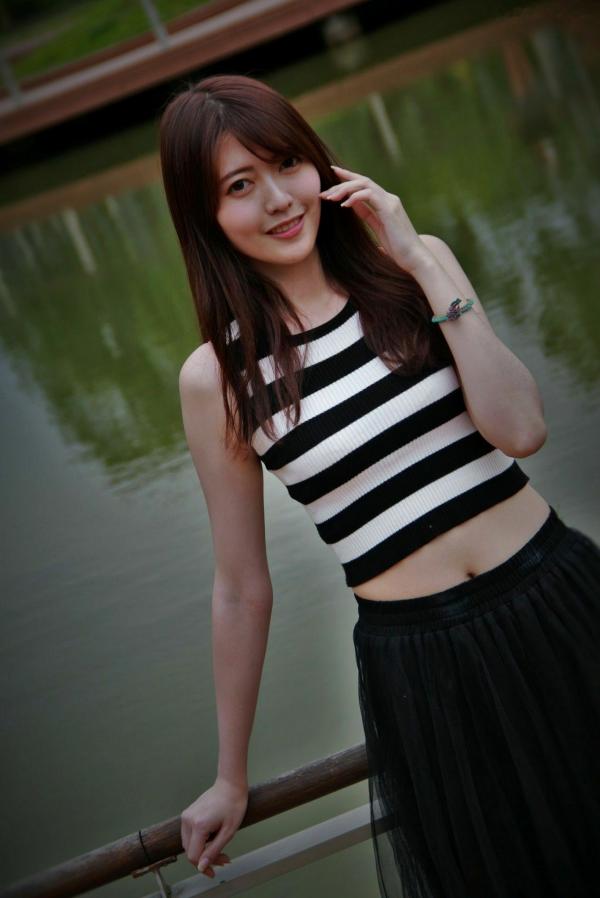    台湾正妹Brindy薛薛《國圖外拍》户外清新写真，青春休闲风格少女感十足第72张图片