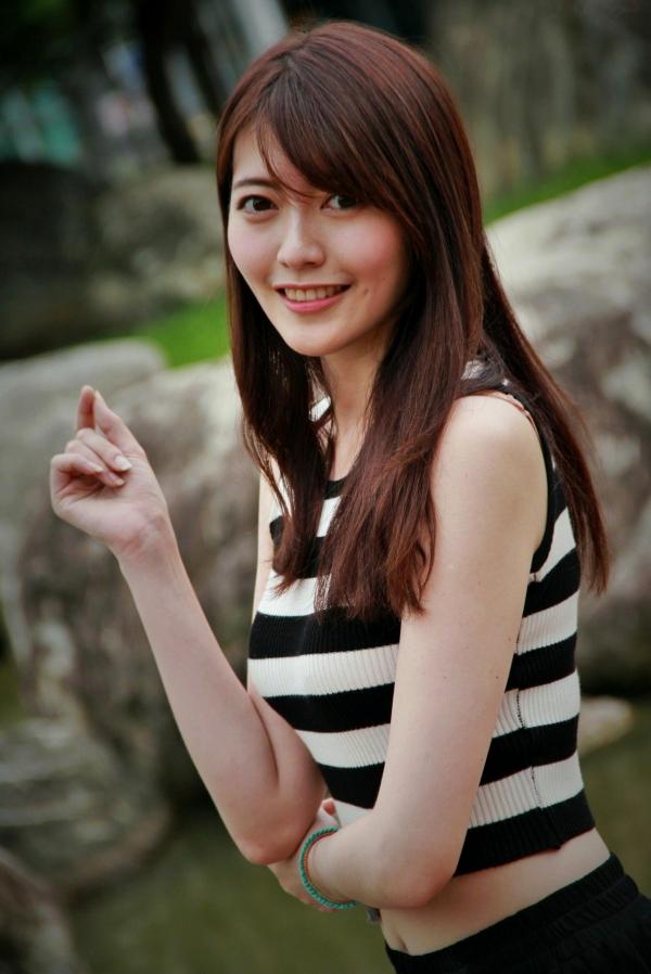    台湾正妹Brindy薛薛《國圖外拍》户外清新写真，青春休闲风格少女感十足第74张图片