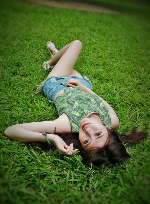    台湾正妹Brindy薛薛《國圖外拍》户外清新写真，青春休闲风格少女感十足第76张图片