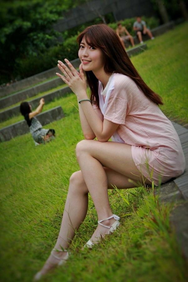    台湾正妹Brindy薛薛《國圖外拍》户外清新写真，青春休闲风格少女感十足第80张图片