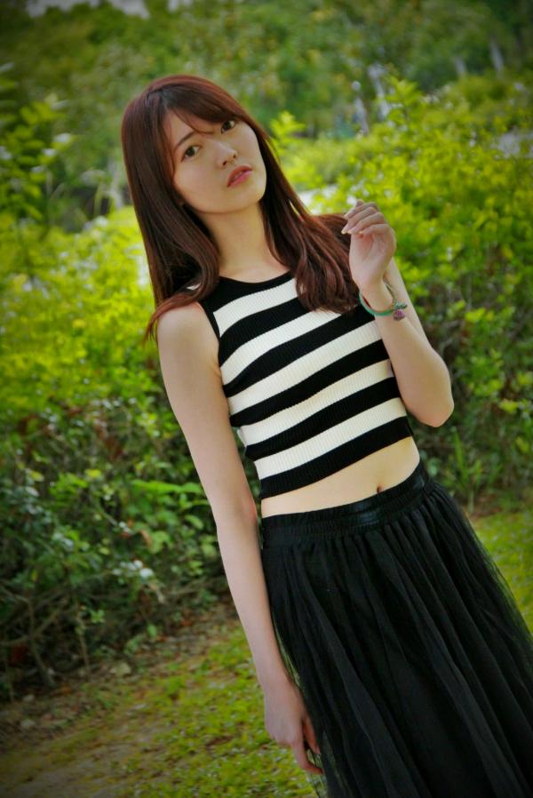    台湾正妹Brindy薛薛《國圖外拍》户外清新写真，青春休闲风格少女感十足第81张图片