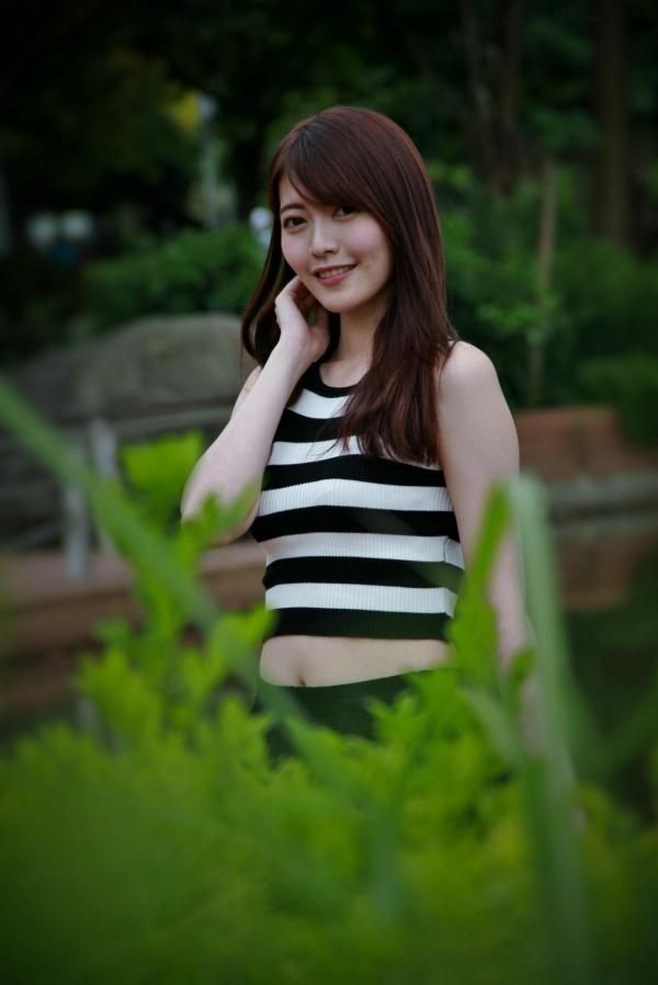    台湾正妹Brindy薛薛《國圖外拍》户外清新写真，青春休闲风格少女感十足第84张图片