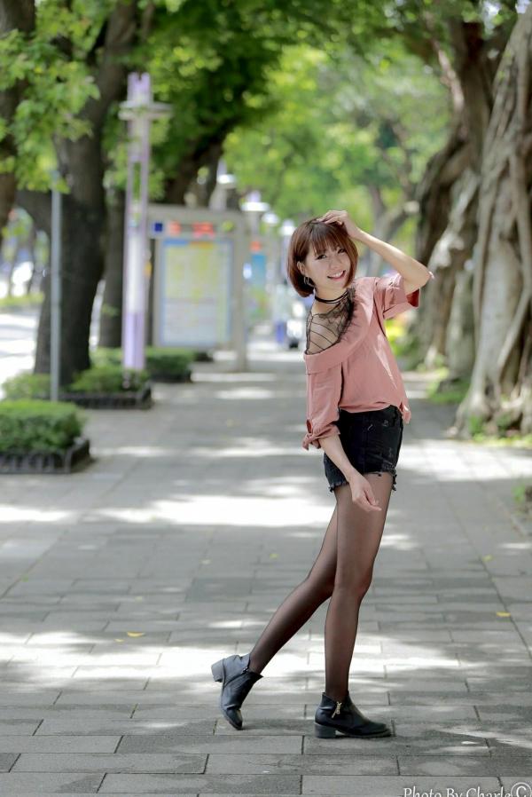    台湾模特黄竹宣《圆山花博》室外写真，清新短发造型配黑丝诱惑，尽显都市轻熟魅力第16张图片