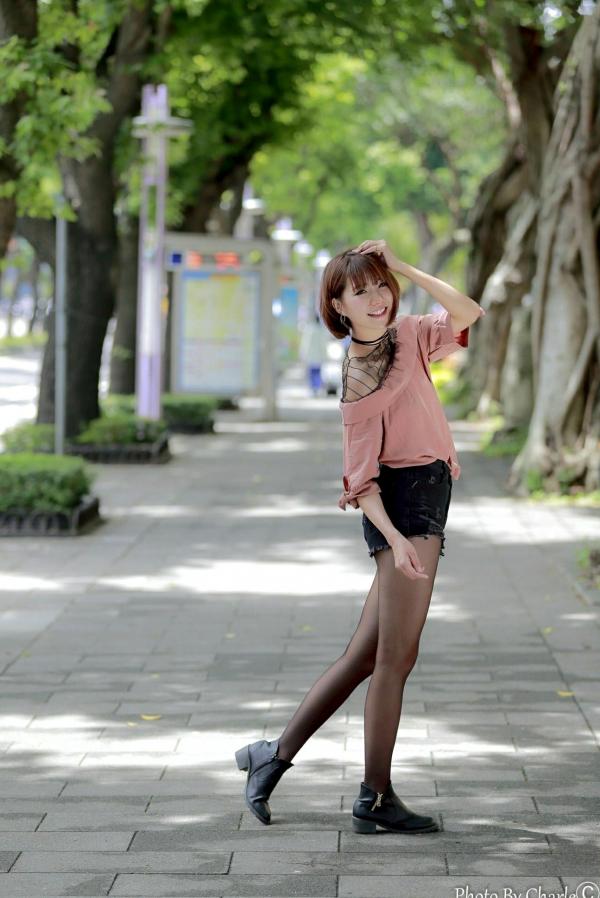    台湾模特黄竹宣《圆山花博》室外写真，清新短发造型配黑丝诱惑，尽显都市轻熟魅力第31张图片