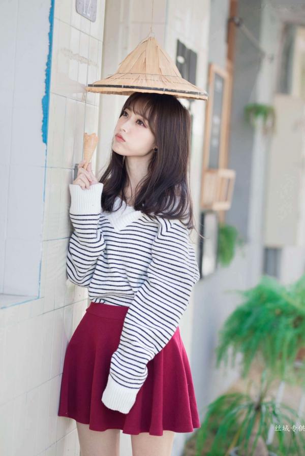    台湾正妹亿亿：审计新村清新外拍写真，条纹露肩装尽显甜美文艺范儿第42张图片