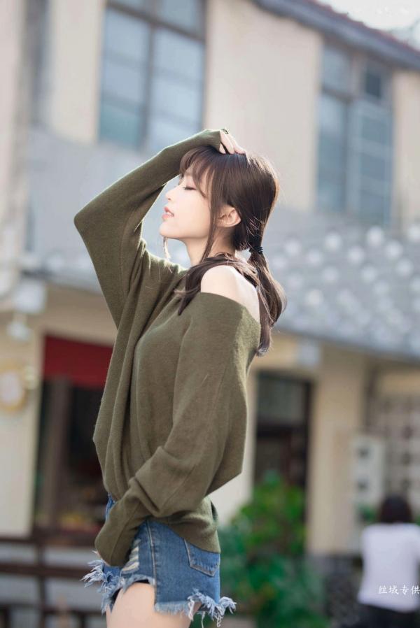    台湾正妹亿亿：审计新村清新外拍写真，条纹露肩装尽显甜美文艺范儿第54张图片