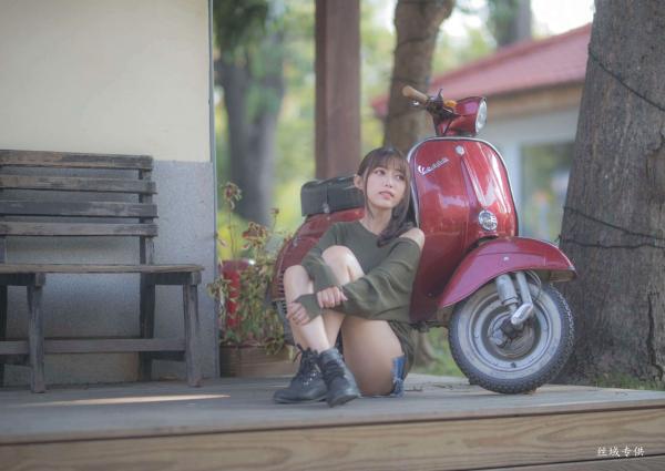    台湾正妹亿亿：审计新村清新外拍写真，条纹露肩装尽显甜美文艺范儿第73张图片