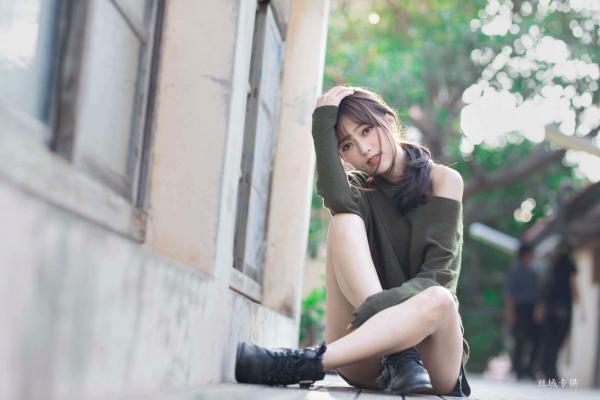   台湾正妹亿亿：审计新村清新外拍写真，条纹露肩装尽显甜美文艺范儿第83张图片