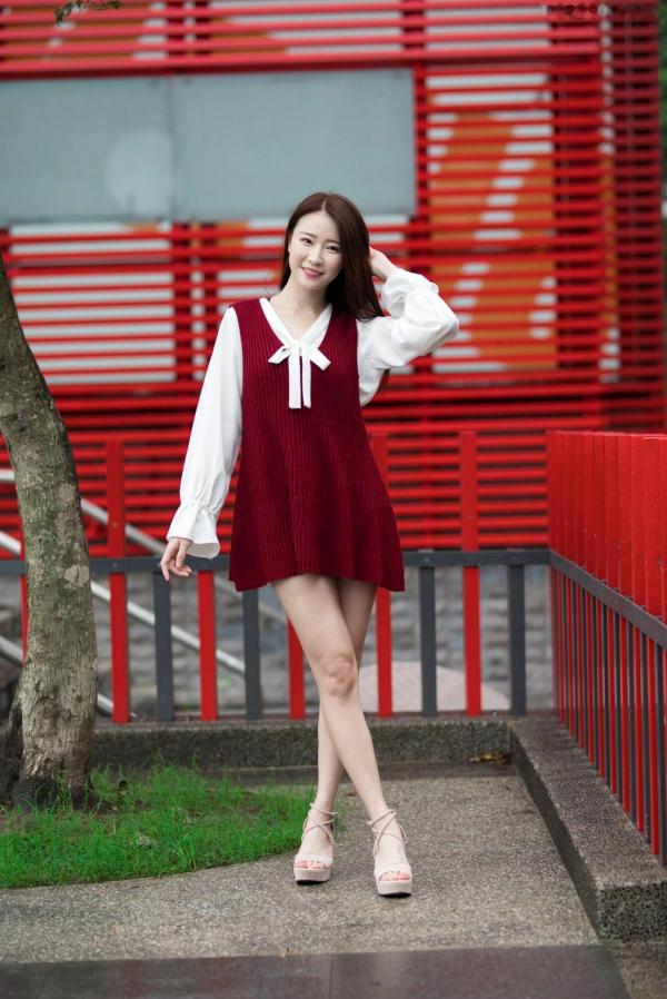    台湾正妹Lia杨思原《新店碧潭》户外清新写真，甜美穿搭尽显文艺邻家女神范儿第6张图片