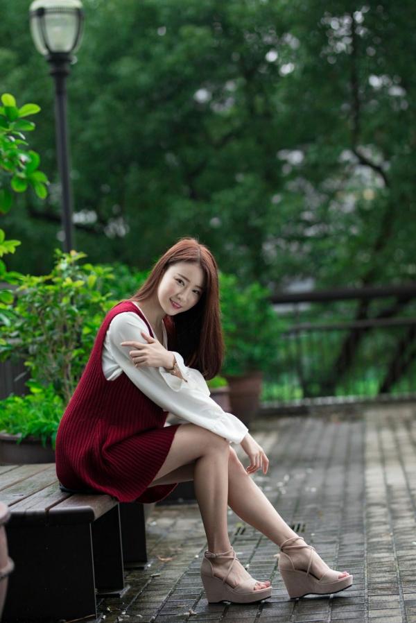    台湾正妹Lia杨思原《新店碧潭》户外清新写真，甜美穿搭尽显文艺邻家女神范儿第30张图片