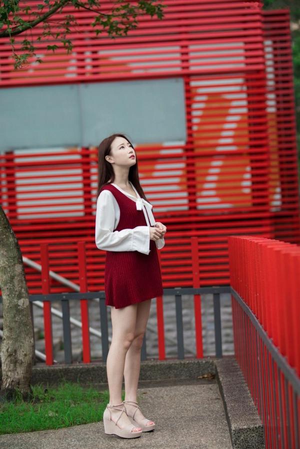    台湾正妹Lia杨思原《新店碧潭》户外清新写真，甜美穿搭尽显文艺邻家女神范儿第50张图片