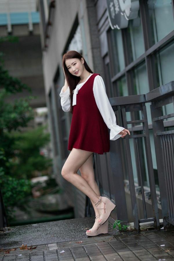    台湾正妹Lia杨思原《新店碧潭》户外清新写真，甜美穿搭尽显文艺邻家女神范儿第51张图片