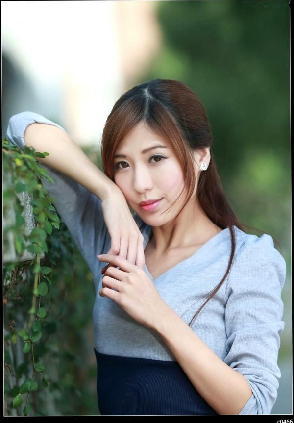    台湾正妹_Agant小静台大校园外拍，黑丝配职业装尽显知性御姐魅力写真集[71P]第19张图片
