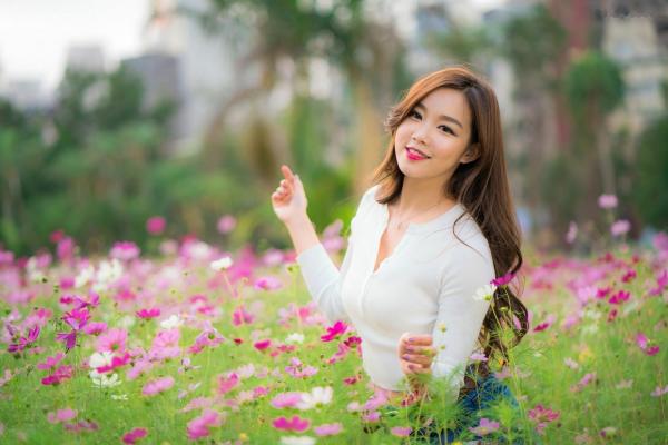    台湾正妹 Olivia安馜薇《台大外拍》唯美户外写真集，清纯校园女神风格第16张图片