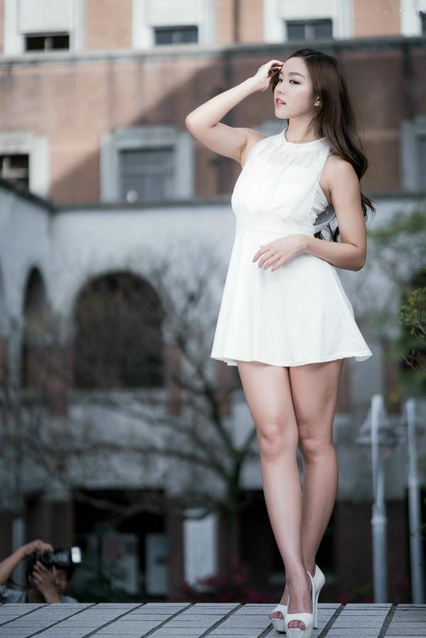    台湾正妹 Olivia安馜薇《台大外拍》唯美户外写真集，清纯校园女神风格第58张图片