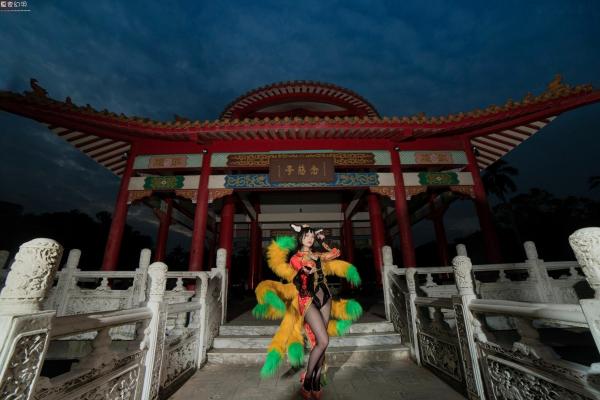    台湾正妹_ 阿璃 LOL英雄联盟 Cosplay写真：新春古风旗袍野性诱惑[21P]第18张图片