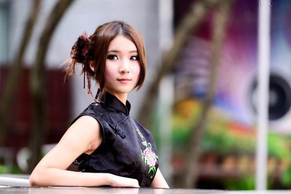    台湾模特阿布户外唯美旗袍写真：红黑经典演绎东方优雅韵味第50张图片