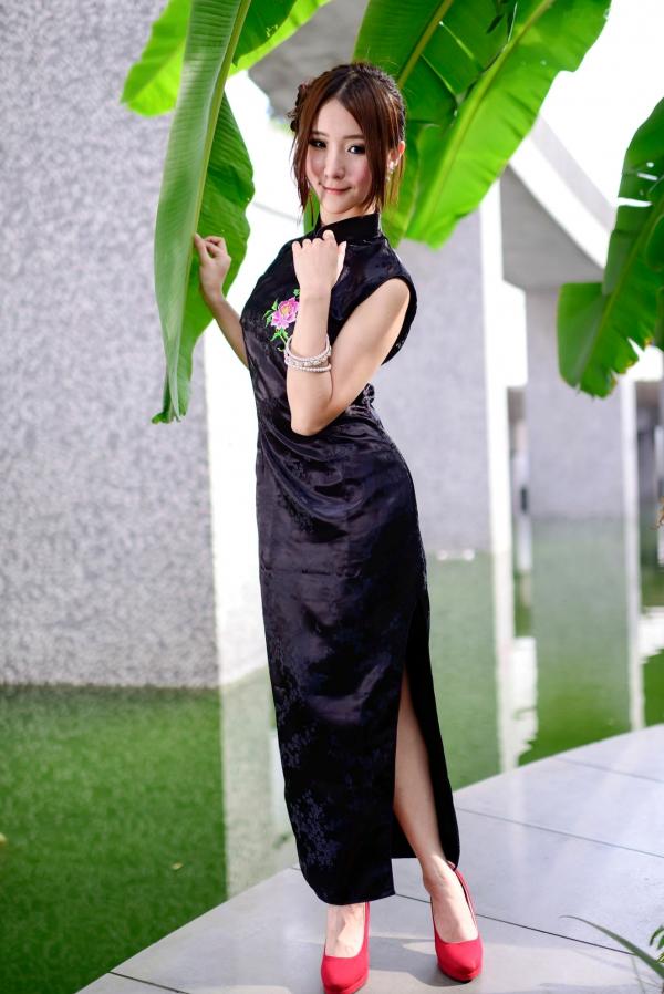    台湾模特阿布户外唯美旗袍写真：红黑经典演绎东方优雅韵味第79张图片
