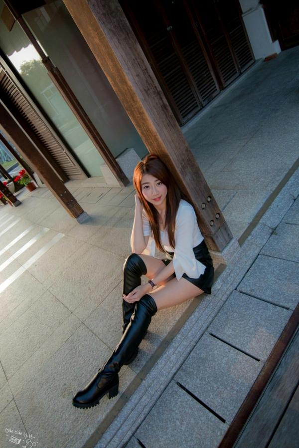    台湾正妹啾比特(张嘉庭)光复新村甜美外拍写真，文艺短裙穿搭呈现修长美腿，清新活力少女感十足第47张图片