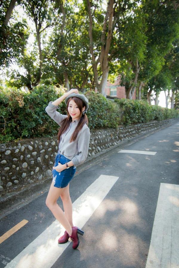    台湾正妹啾比特(张嘉庭)光复新村甜美外拍写真，文艺短裙穿搭呈现修长美腿，清新活力少女感十足第52张图片