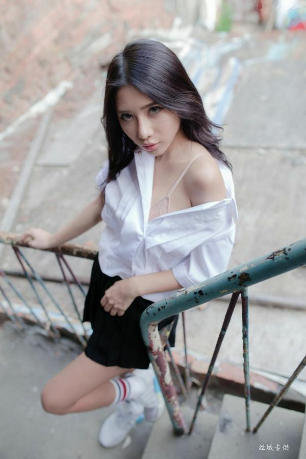    台湾正妹沈绮绮校服诱惑外拍写真集，清新制服穿搭邂逅性感居家私房美感[178P]第13张图片