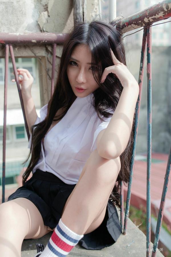    台湾正妹沈绮绮校服诱惑外拍写真集，清新制服穿搭邂逅性感居家私房美感[178P]第42张图片