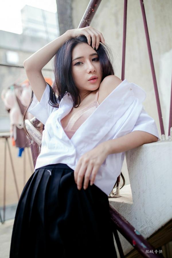    台湾正妹沈绮绮校服诱惑外拍写真集，清新制服穿搭邂逅性感居家私房美感[178P]第62张图片