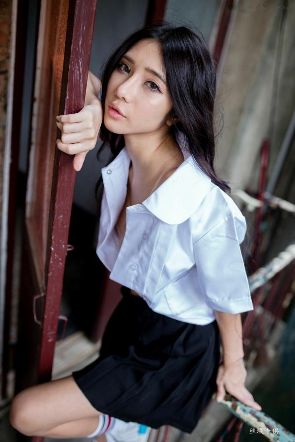    台湾正妹沈绮绮校服诱惑外拍写真集，清新制服穿搭邂逅性感居家私房美感[178P]第79张图片