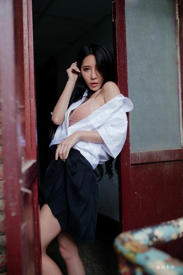    台湾正妹沈绮绮校服诱惑外拍写真集，清新制服穿搭邂逅性感居家私房美感[178P]第91张图片