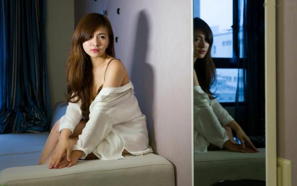    台湾正妹邱艾比Abbie居家职场OL写真：黑丝美腿配蕾丝内衣，诱惑私房尽显极致女神魅力第29张图片