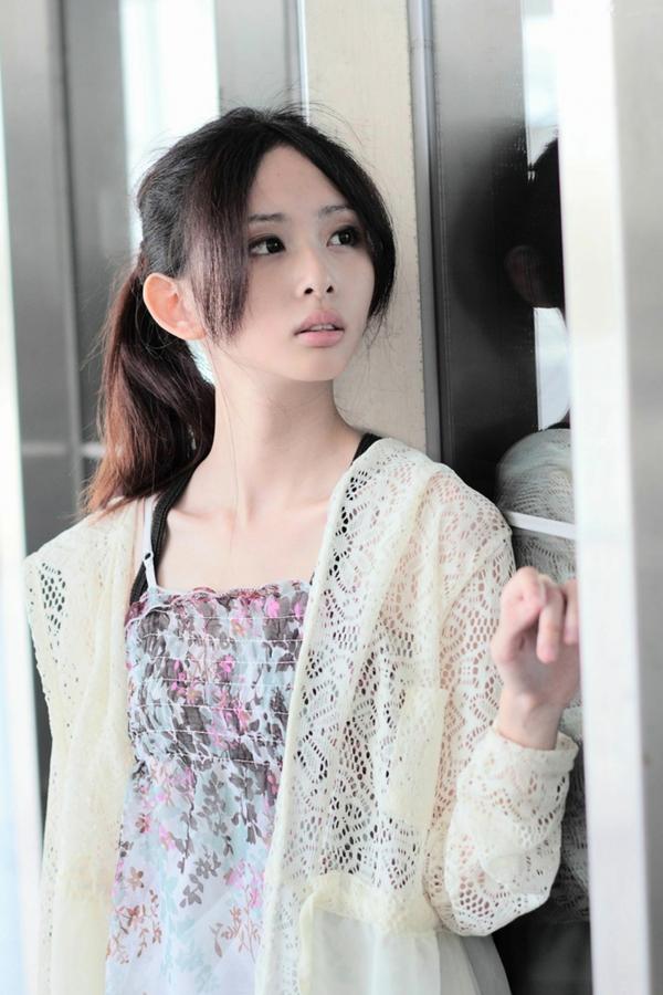    台湾正妹梅杜莎清纯甜美外拍写真合集，清新气质女神治愈系生活照，每一张都捕捉了迷人瞬间，高清大片值得收藏[27P]第1张图片