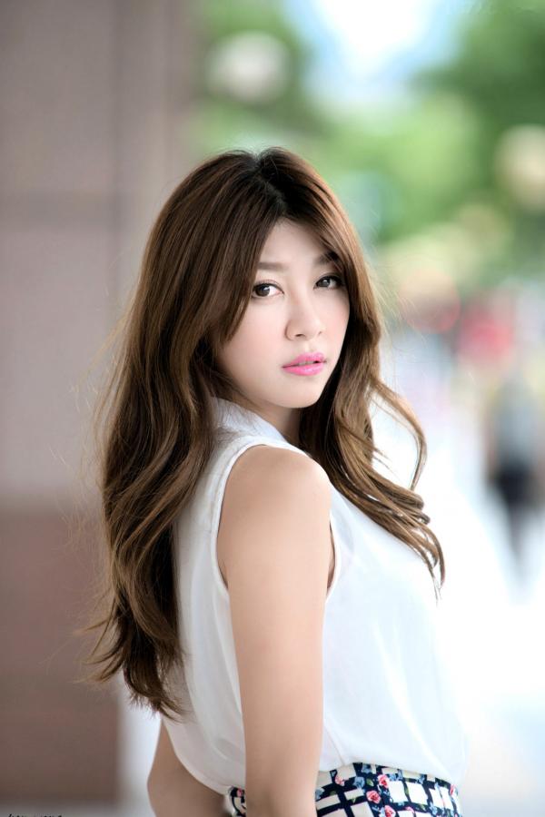    台湾正妹简嘉莹（小紫）台大校园外拍写真，文艺清新、优雅白裙女神展现校园唯美气质 [49P]第49张图片