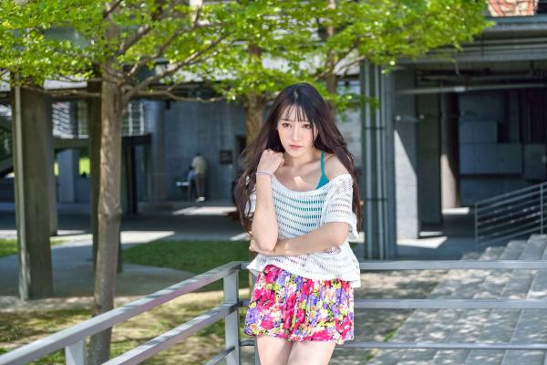    台湾正妹比比清新外拍写真，户外甜美时尚穿搭显迷人气质，绝美面容尽显女神范 [107P]第1张图片