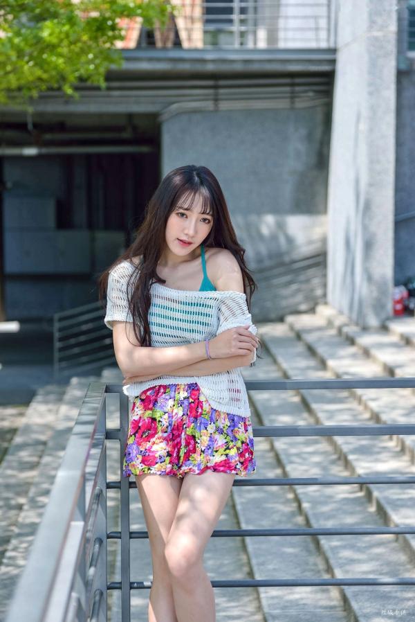    台湾正妹比比清新外拍写真，户外甜美时尚穿搭显迷人气质，绝美面容尽显女神范 [107P]第4张图片