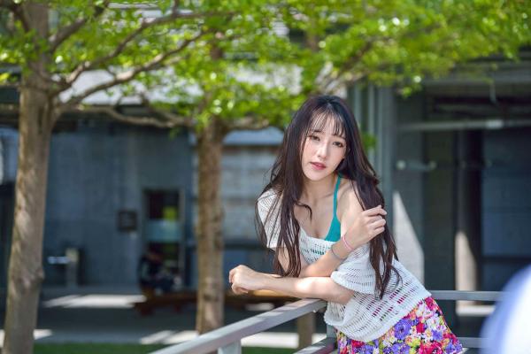    台湾正妹比比清新外拍写真，户外甜美时尚穿搭显迷人气质，绝美面容尽显女神范 [107P]第10张图片