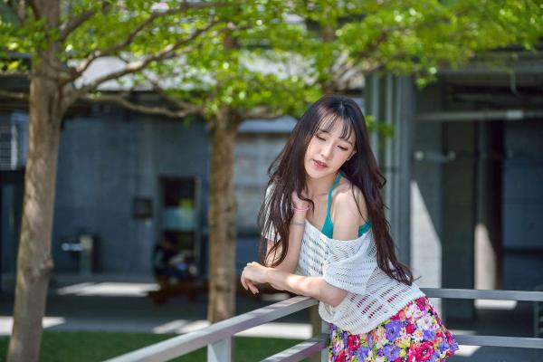    台湾正妹比比清新外拍写真，户外甜美时尚穿搭显迷人气质，绝美面容尽显女神范 [107P]第11张图片
