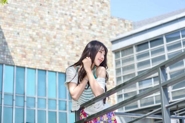    台湾正妹比比清新外拍写真，户外甜美时尚穿搭显迷人气质，绝美面容尽显女神范 [107P]第14张图片