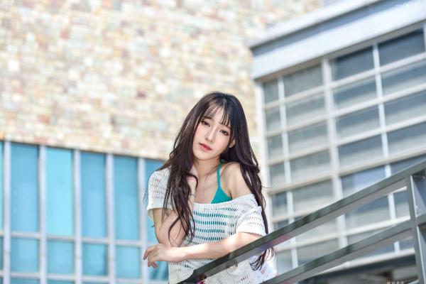    台湾正妹比比清新外拍写真，户外甜美时尚穿搭显迷人气质，绝美面容尽显女神范 [107P]第18张图片