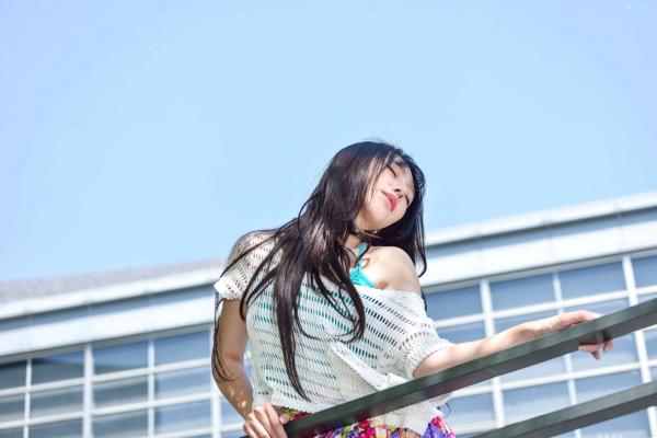    台湾正妹比比清新外拍写真，户外甜美时尚穿搭显迷人气质，绝美面容尽显女神范 [107P]第32张图片