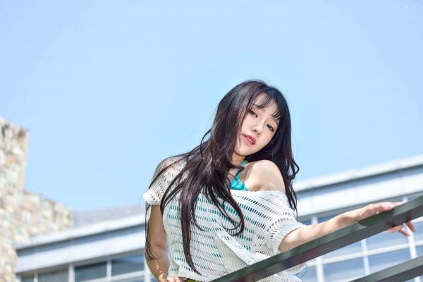    台湾正妹比比清新外拍写真，户外甜美时尚穿搭显迷人气质，绝美面容尽显女神范 [107P]第33张图片