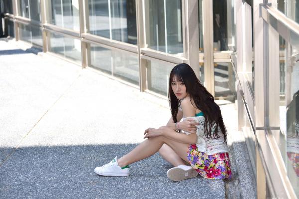    台湾正妹比比清新外拍写真，户外甜美时尚穿搭显迷人气质，绝美面容尽显女神范 [107P]第99张图片