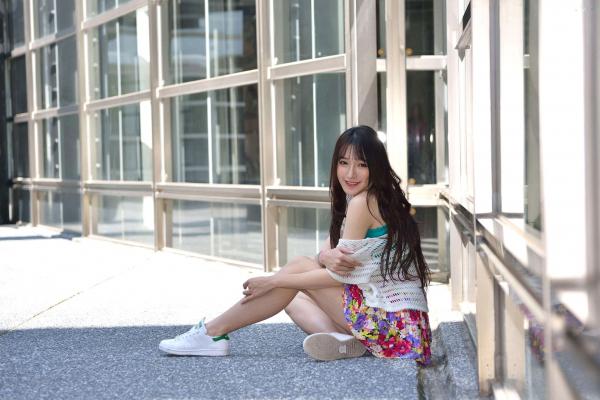    台湾正妹比比清新外拍写真，户外甜美时尚穿搭显迷人气质，绝美面容尽显女神范 [107P]第100张图片