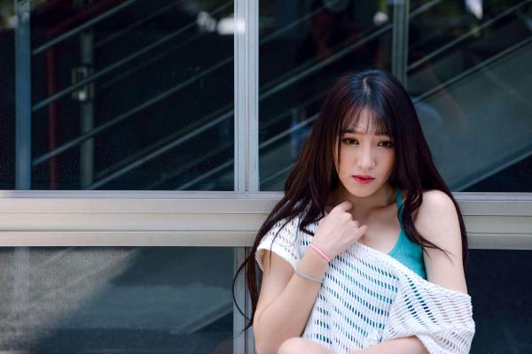    台湾正妹比比清新外拍写真，户外甜美时尚穿搭显迷人气质，绝美面容尽显女神范 [107P]第105张图片